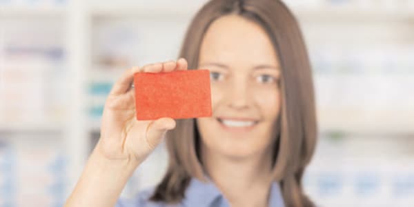 Tarjeta de descuento de medicamentos 
recetados para centros de atenci&oacute;n de urgencia - Henry Schein